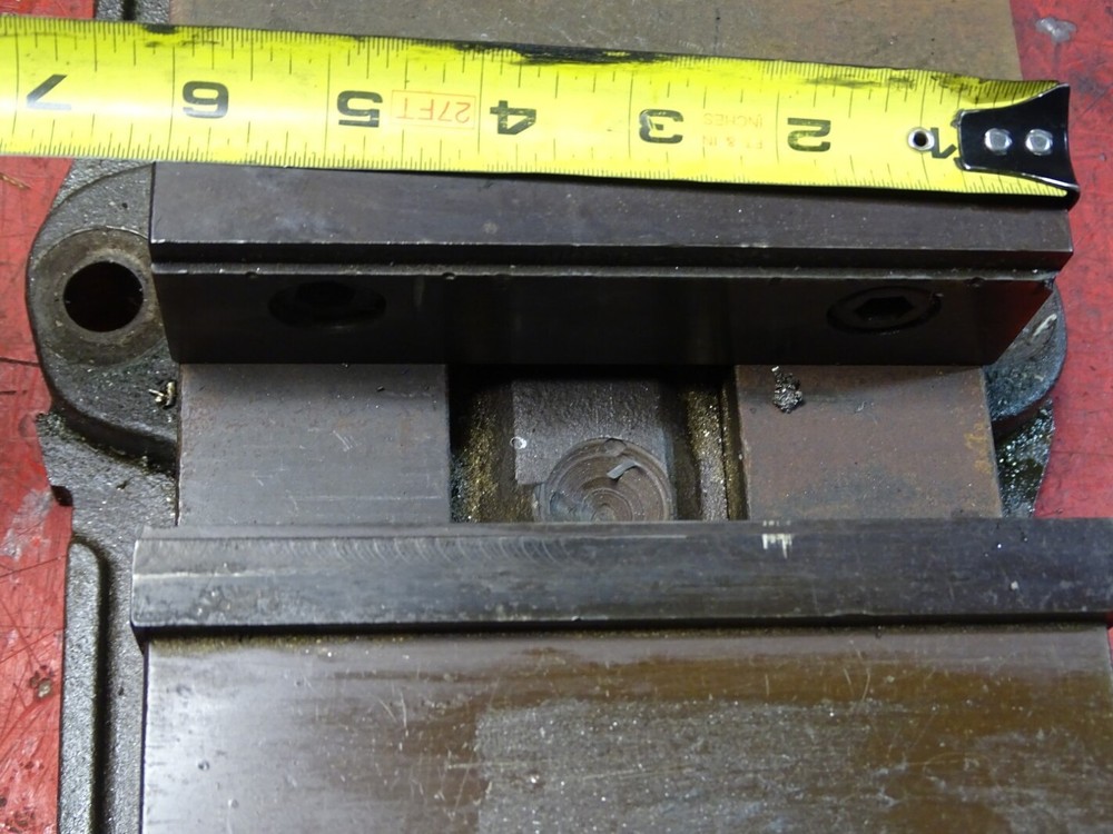 Kurt Anglock 6" Machinist Vise , D60
