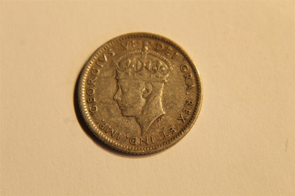 NEWFOUNDLAND CANADA 10 CENT 1945 SILVER