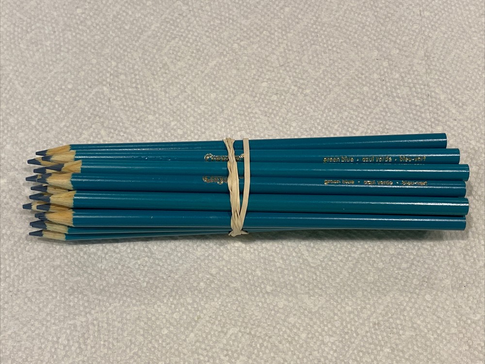 (20) Crayola Colored Pencils (green blue) BULK