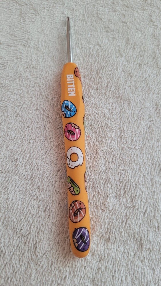 Preowned Bitten  Wooble Ergonomic Crochet Hook