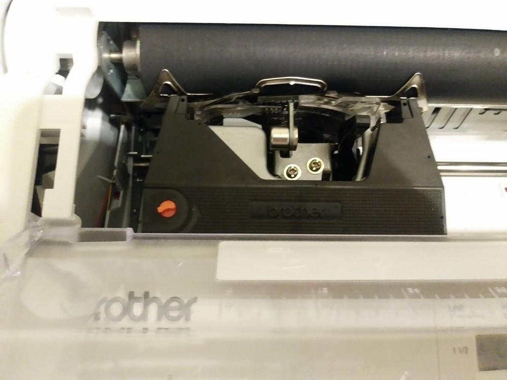 Typewriter Brother AX500 word processing Electric Portable