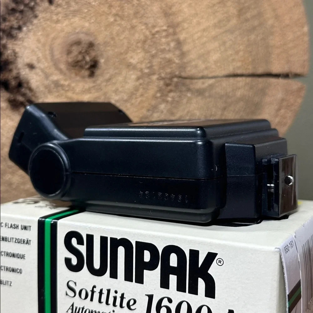 SUNPACK Softlite 1600A Automatic Exposure Control Camera Flash