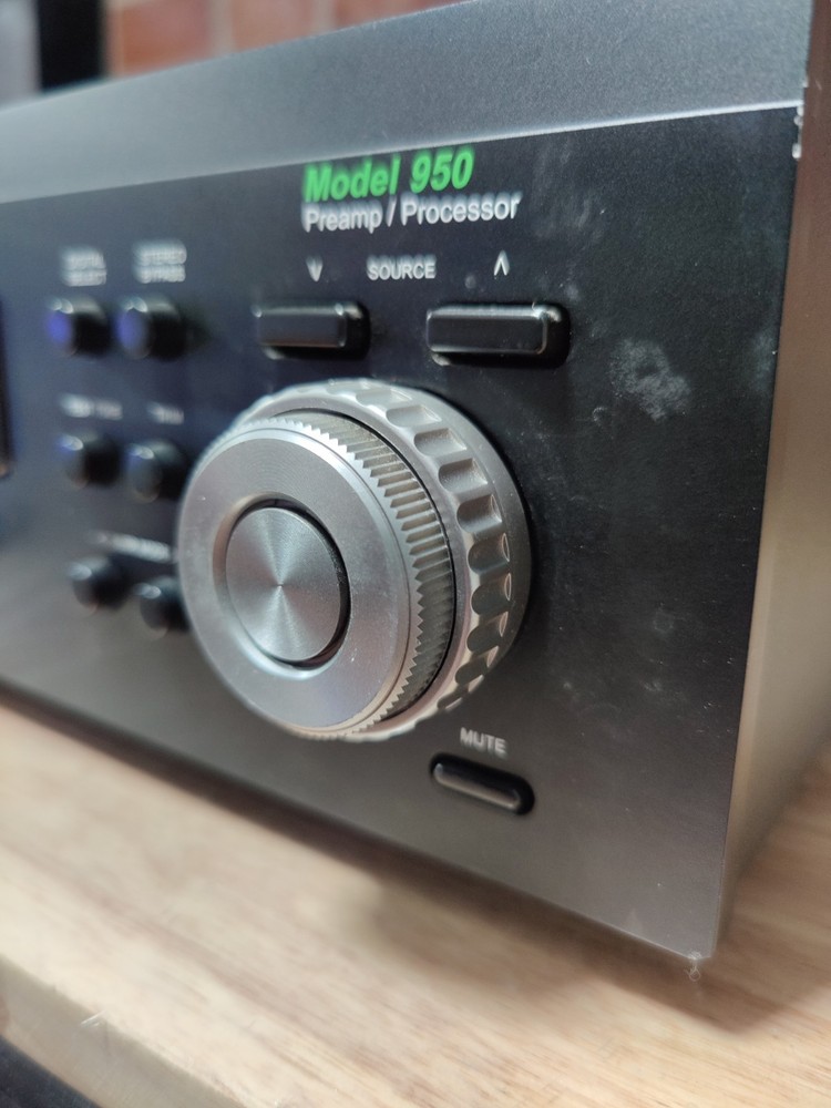 Outlaw Model 950 Preamp/Processor READ