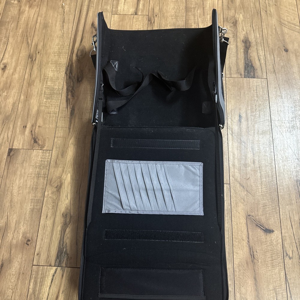 G- Pack Naki World Carrying Case ￼