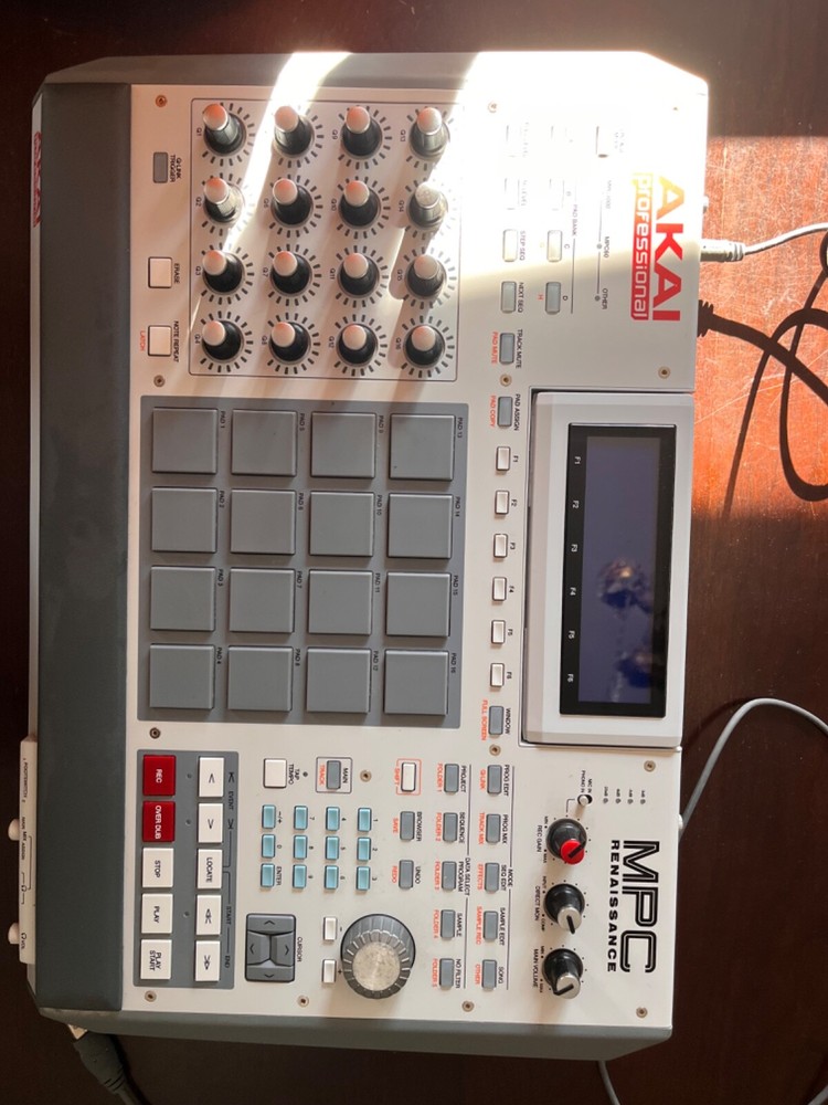 akai profenssional mpc renaissance