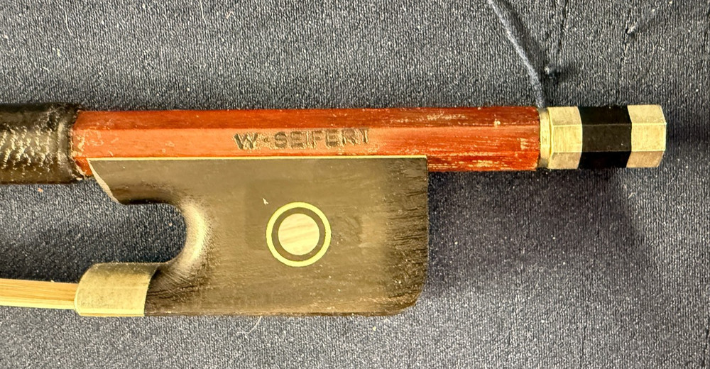 W. Seifert Model 130 Fine Pernambuco Viola bow 4/4, octagonal stick