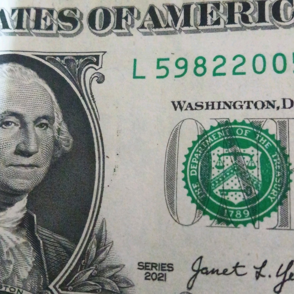 $1.00 Birthday Note 8/2/2005 W/ overprint error, Misaligned