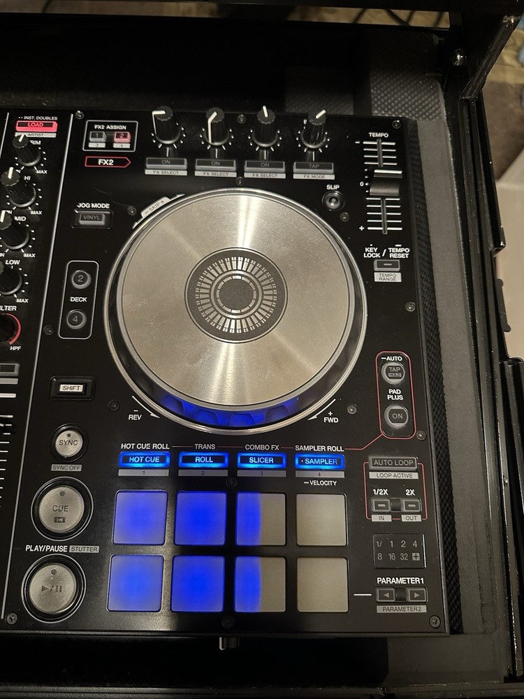 Pioneer DDJ-SR Digital DJ Controller with Case