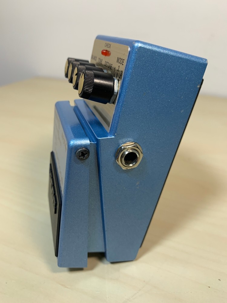 Boss MO-2 Multi Overtone - Chorus - Guitar Effect Pedal