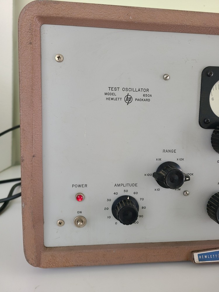 Hewlett Packard 650A Test Oscillator Unit, Powers Up, UNTESTED
