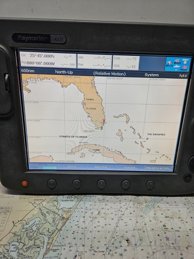 Raymarine C120 Chartplotter, GPS, Fishfinder, Radar