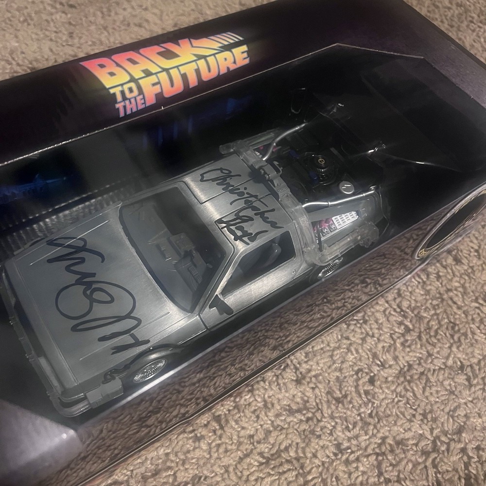 MICHAEL J FOX & CHRISTOPHER LLOYD SIGNED BACK TO THE FUTURE 1:32 DELOREAN