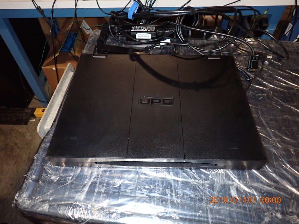 IBM 00RY747 1U 17.3" LCD Video Graphics Array USB KEYBD KVM CONSOLE DISPLAY