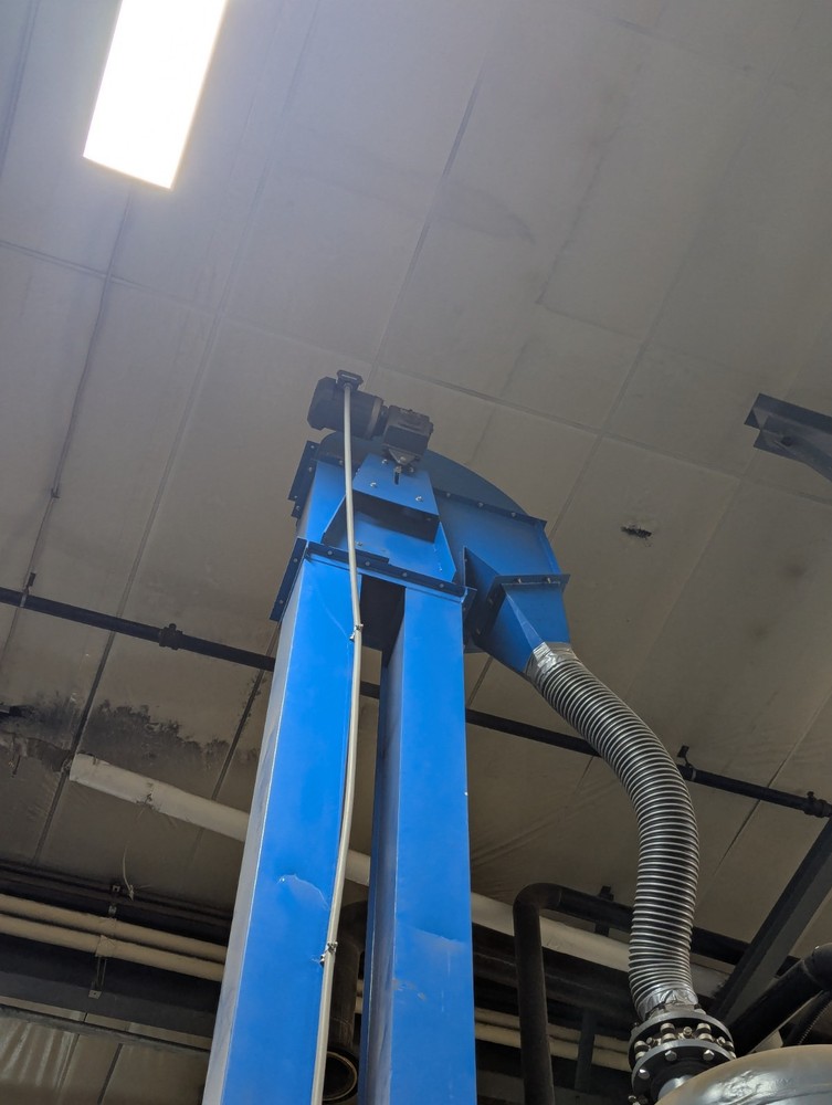 BUCKET ELEVATOR - 24' Universal Industries