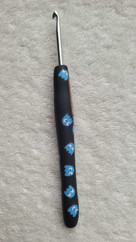 Preowned Pac-Man Blue Ghost Inky Wooble Ergonomic Crochet Hook