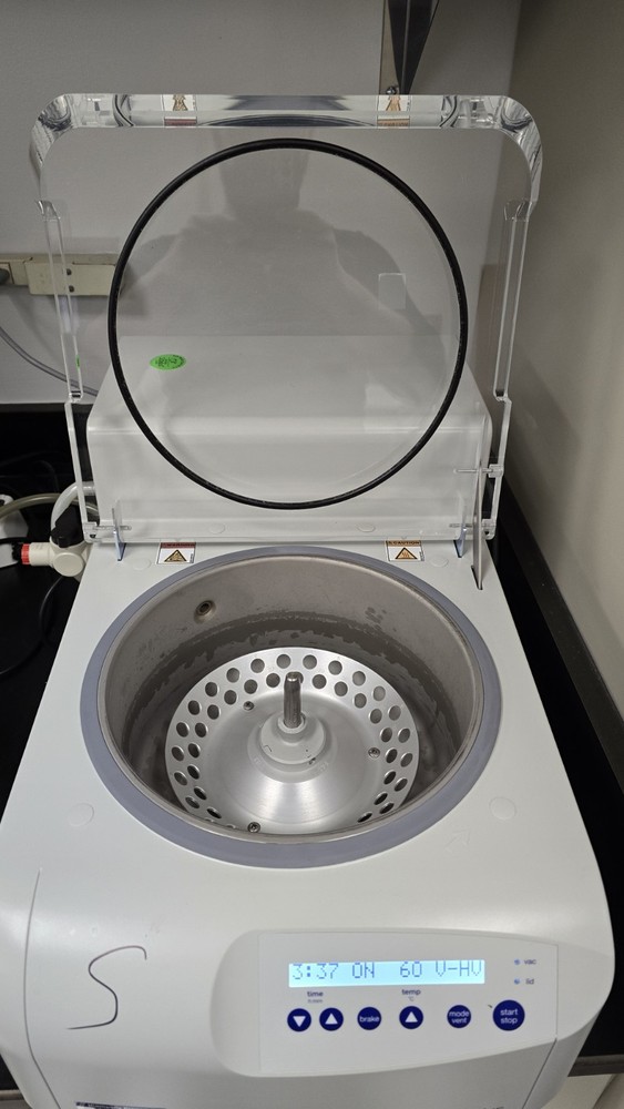 Eppendorf Vacufuge 5305 Plus Concentrator Complete System
