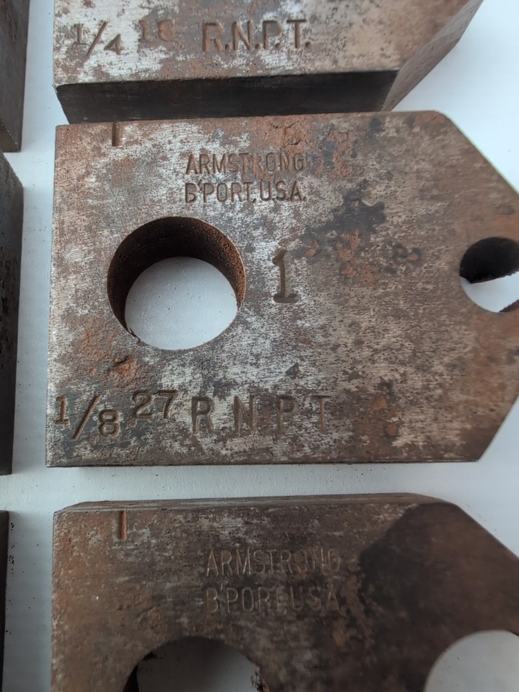 Armstrong Bridgeport Pipe Threader/Die Lot. 6 pieces