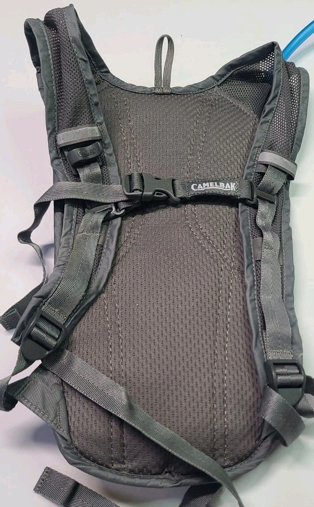 Camelbak Classic 2L / 70 Oz Hydration Pack Backpack Yellow & Grey with Bladder