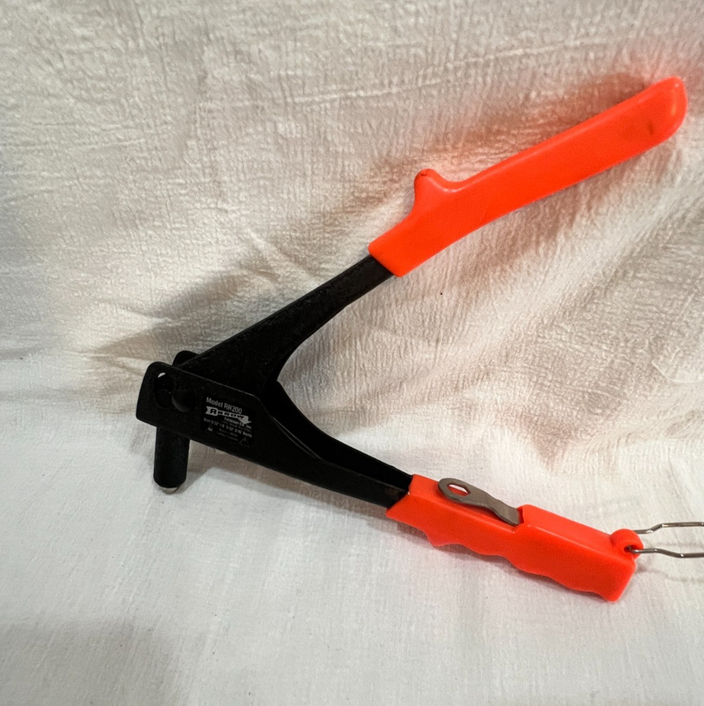 Arrow E-Z Pull Professional Riveter Rivet Tool Heavy Duty Model RH200