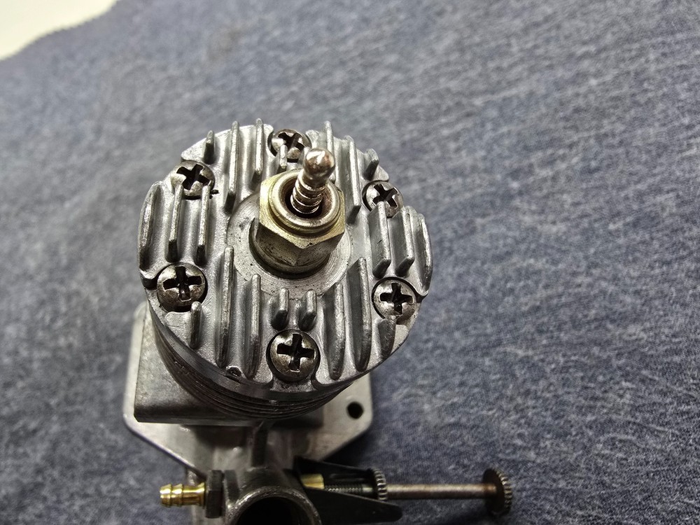 Fox 25 Stunt Control Line Model Airplane Engine w/Glow Plug