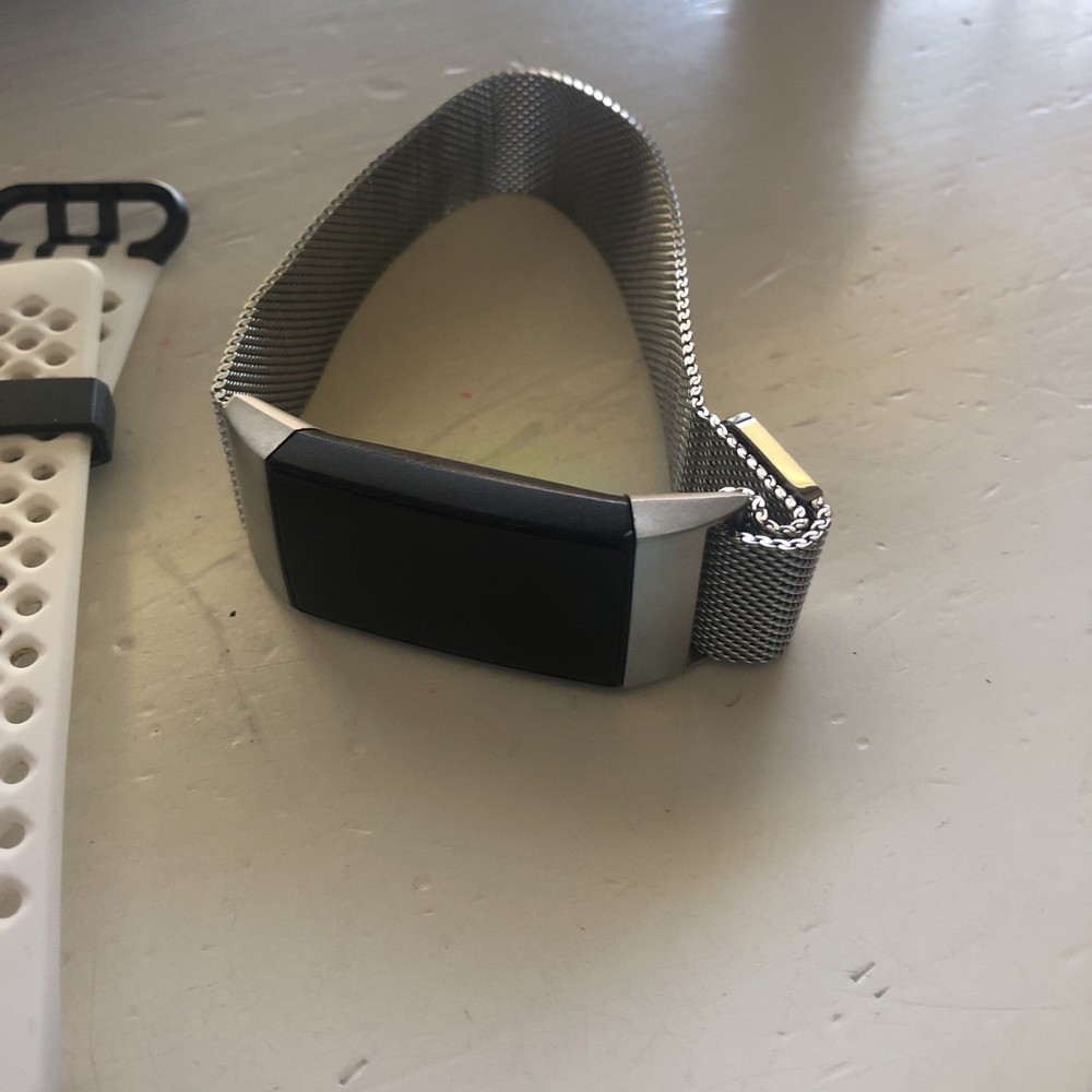 Fitbit Charge 4