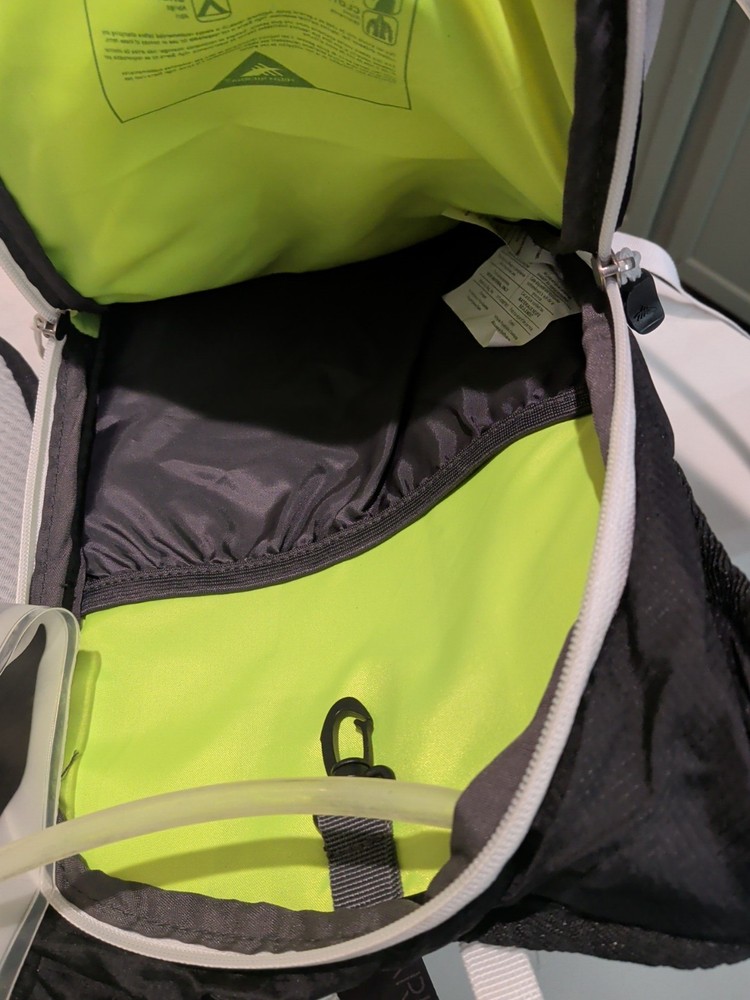 HIGH SIERRA WATER HYDRATION BACKPACK - NO BLADDER