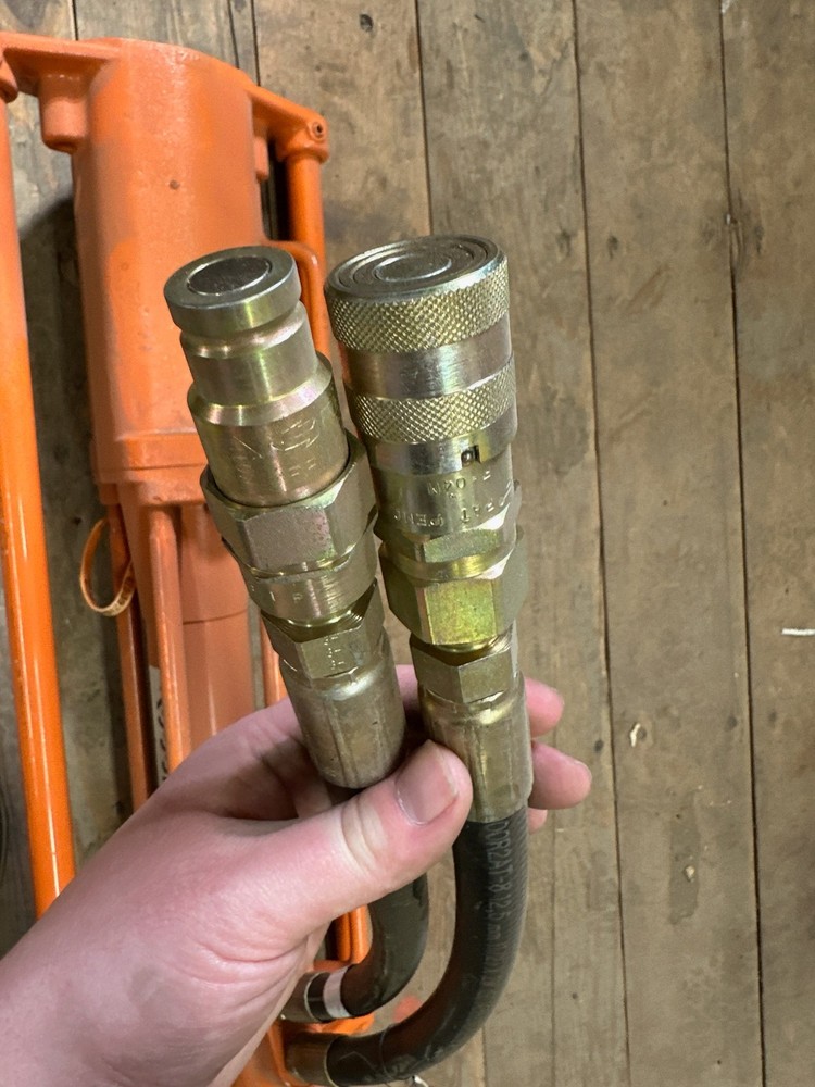Kubota V6270 Hydraulic Post Driver