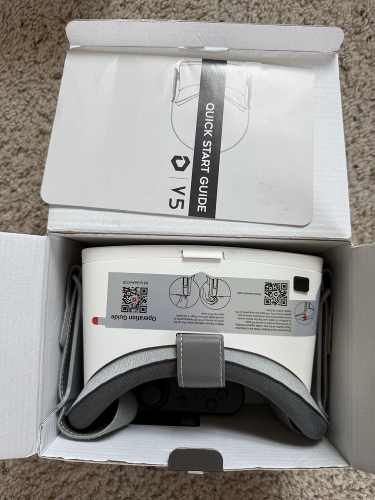 DESTEK V5 VR Headset with Bluetooth Controller