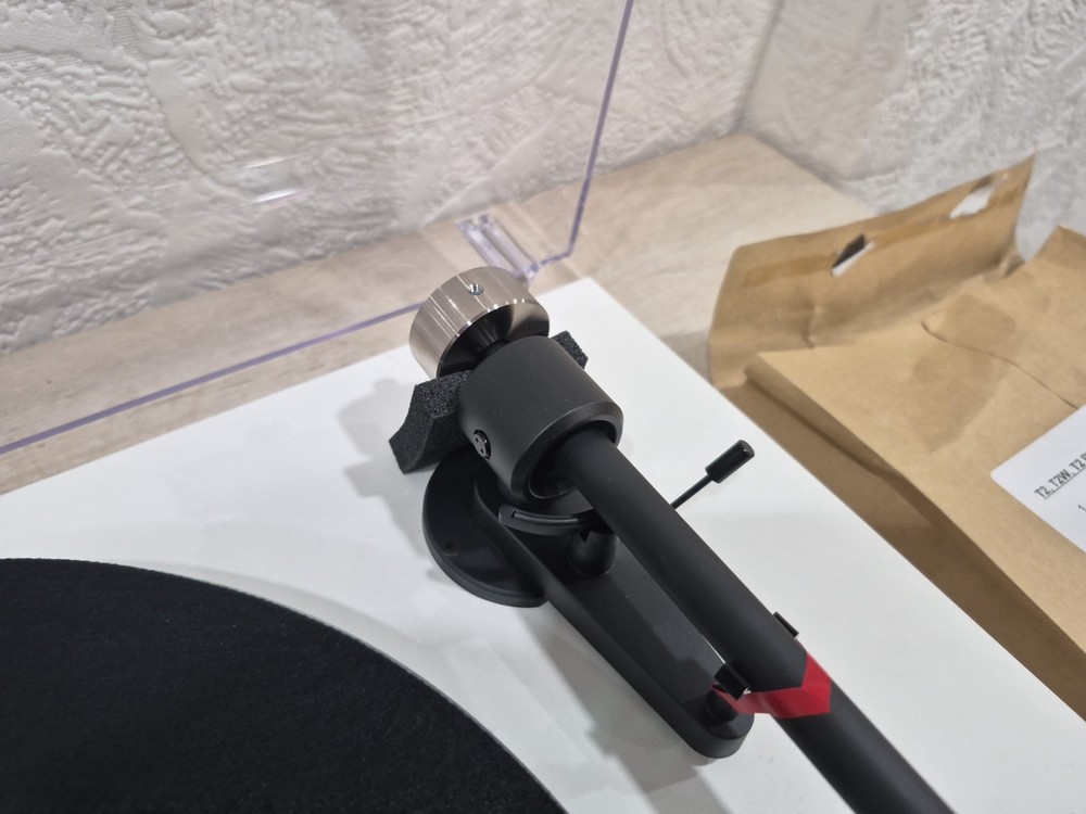 Pro-Ject - T2 Turntable - Satin White