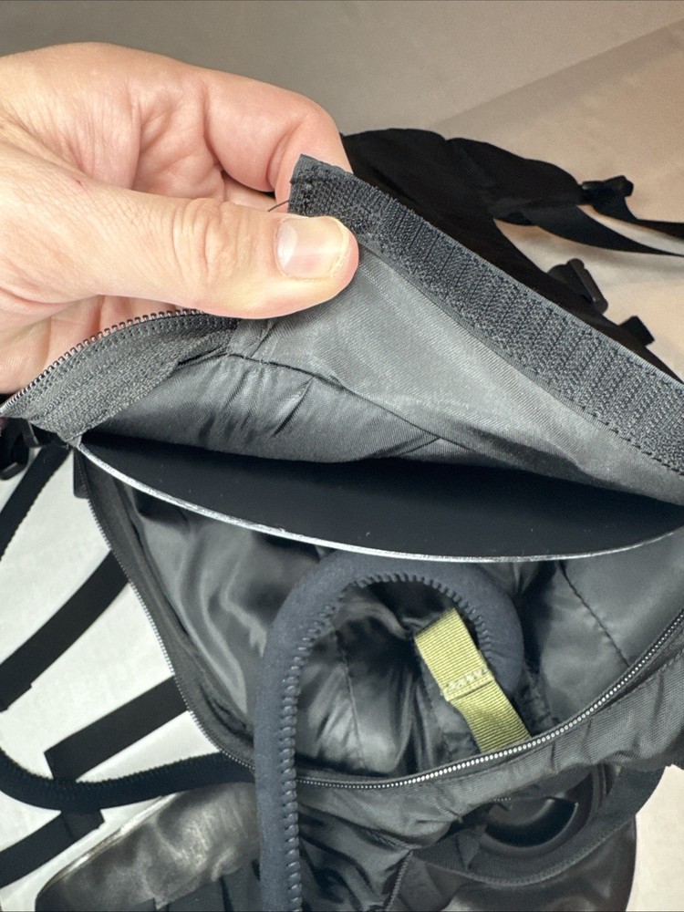 CamelBak Maximum Gear Black Tactical Hydration Pack 64oz Bladder MOLLE Backpack