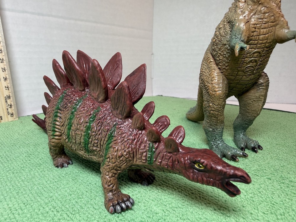 Dinosaur Figure Collection 6" 8