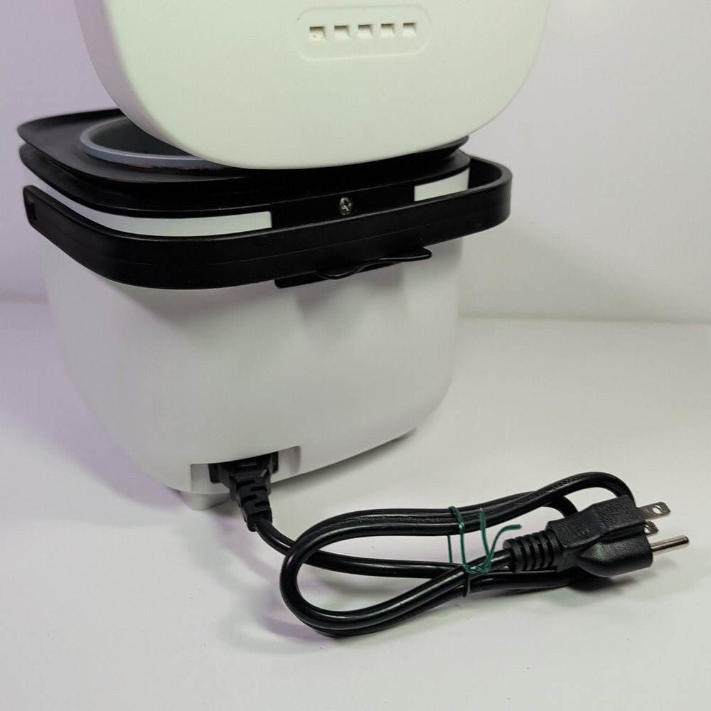 Rice Robot 4 Cup Space Saving Rice Cooker with Ceramic Nonstick Inner Pot White