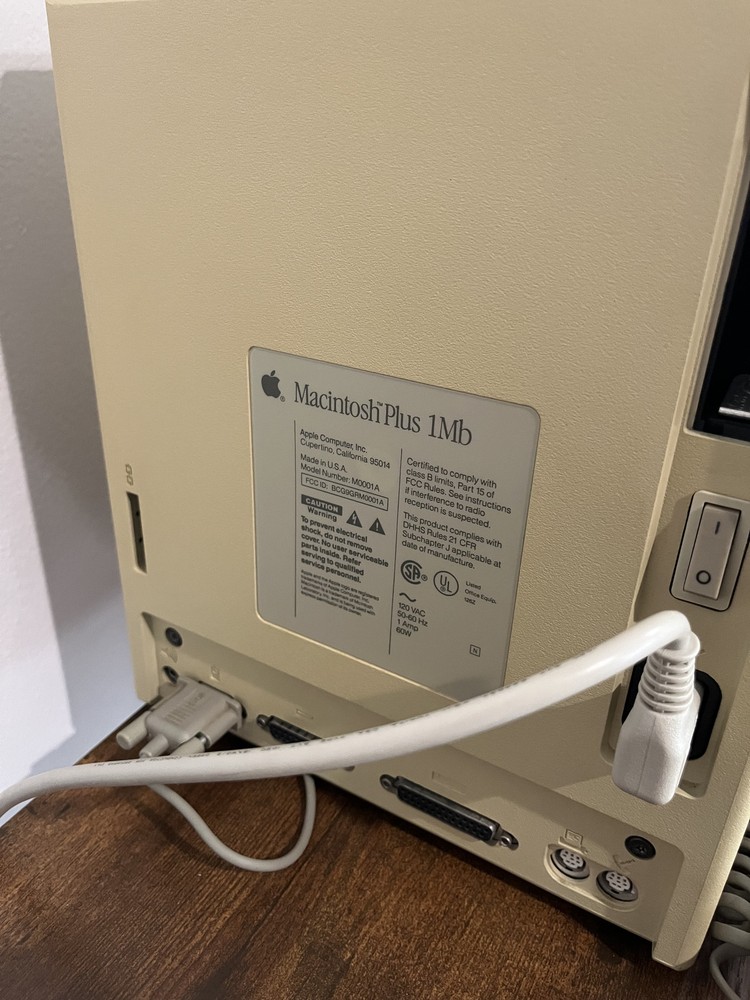 Apple Macintosh Plus 1MB M0001A Vintage Computer + Accessories. w Box