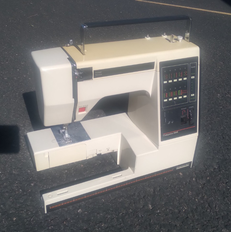 Montgomery Ward Sewing Machine UHT J2000
