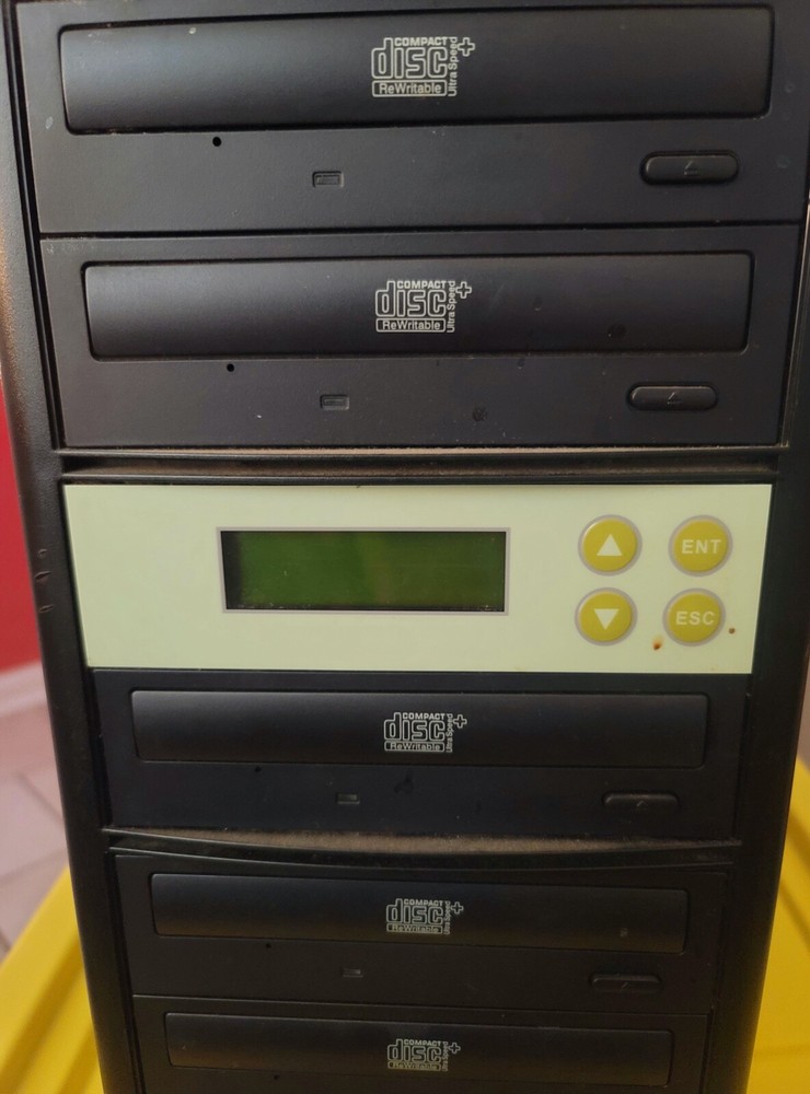 SUNON CD Duplicator 1x9 Bay works fine no issues all bays work.