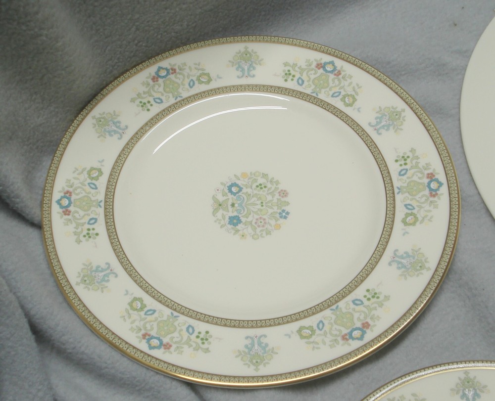 Minton Henley 5 Piece Place Setting - Made in England