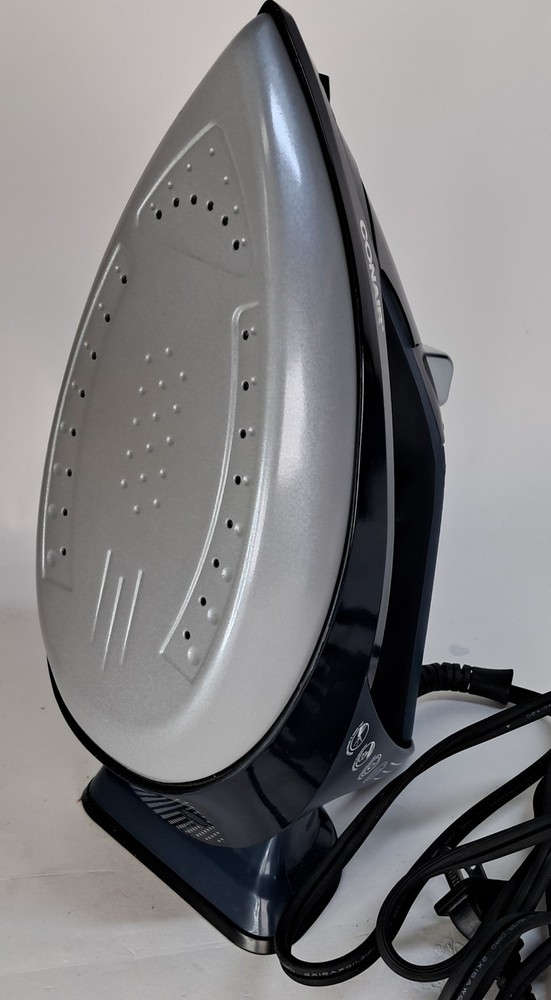 Conair Glidelite Iron With One-Temp Technology GI305 *GREAT CONDITION*