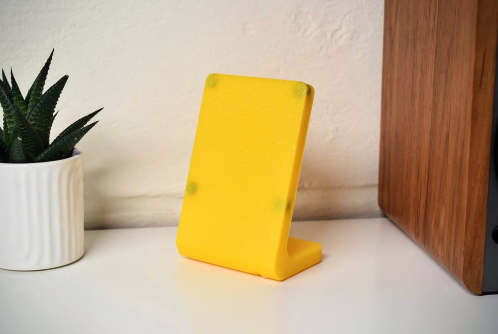 Playdate Magnetic Dock Stand - 3D Printed
