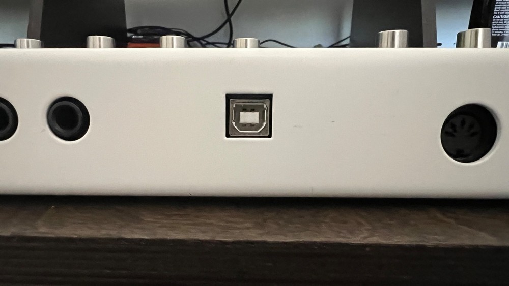 Waldorf Blofeld Desktop Synthesizer - White [USED-GOOD]