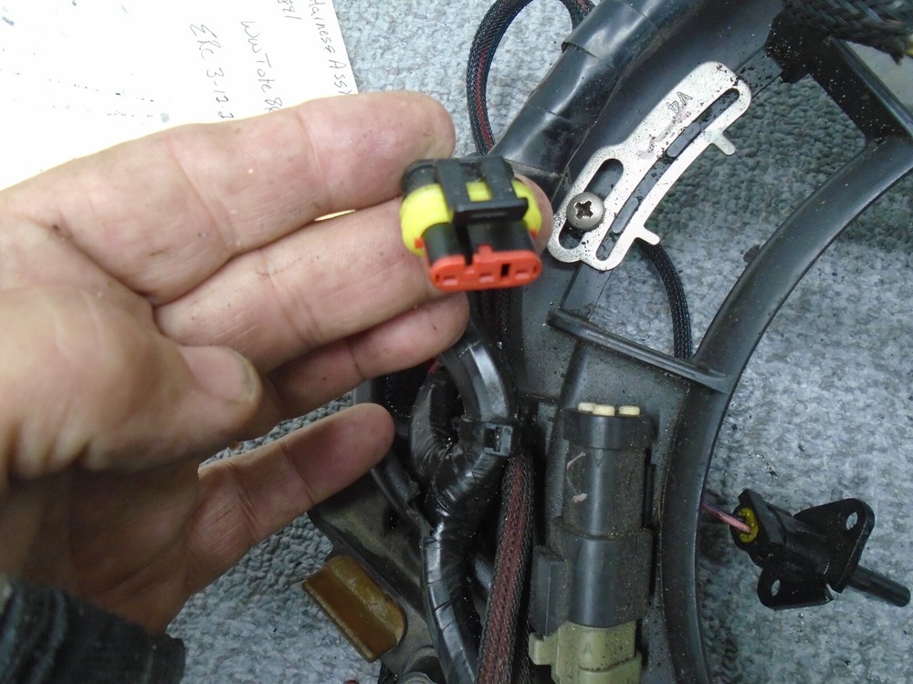 OEM BASE & ENGINE WIRE HARNESS 0586891 EVINRUDE ETEC E-TEC 2007-2009 115HP