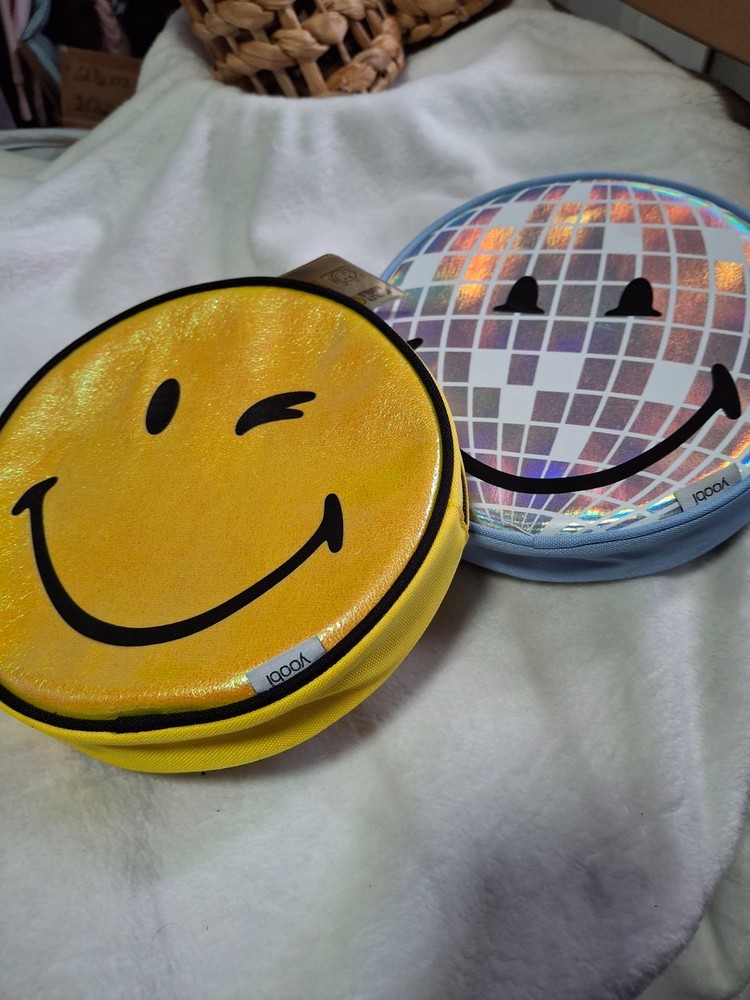 Smiley face pouches 2 pk