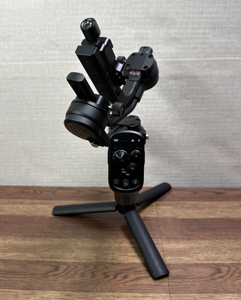 FeiyuTech SCORP-C Handheld Gimbal for Mirrorless Camera
