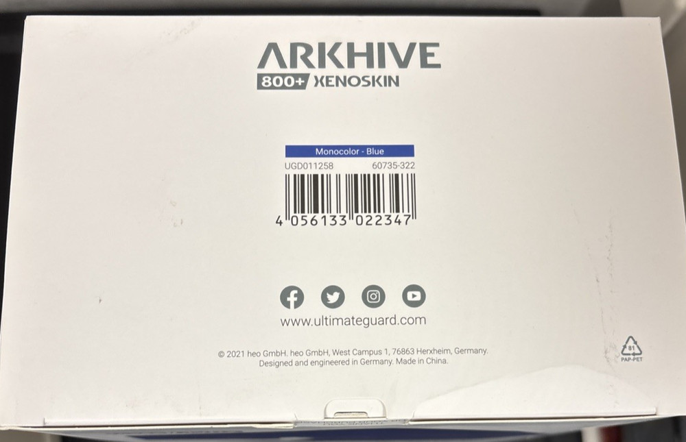Ultimate Guard Arkhive 800+ Standard Size XenoSkin™ Blue