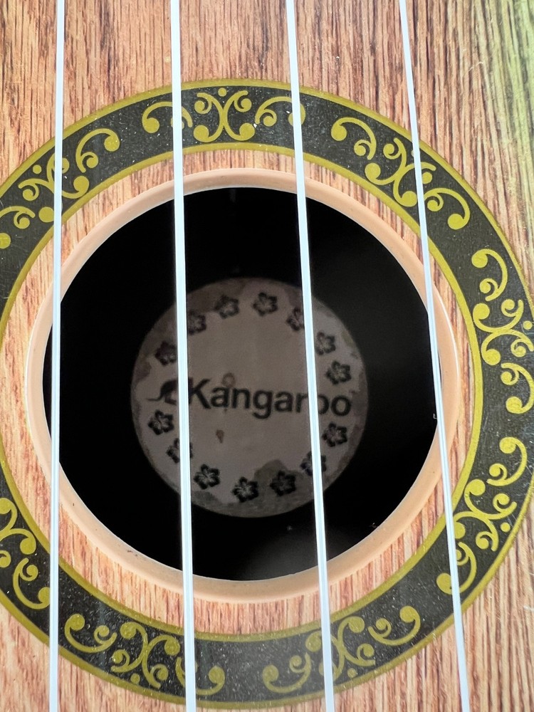 Kangaroo Eukelele 22-1/2" Excellent