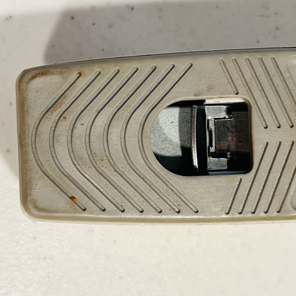 Vintage SWINGLINE 747 DESKTOP STAPLER Creamy Gray