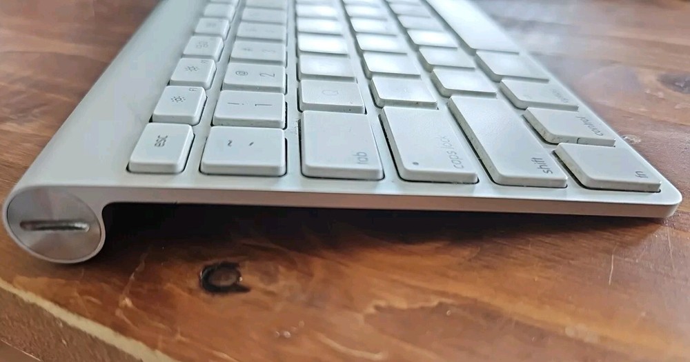 Genuine Apple A1314 Wireless Bluetooth Keyboard Un-tested