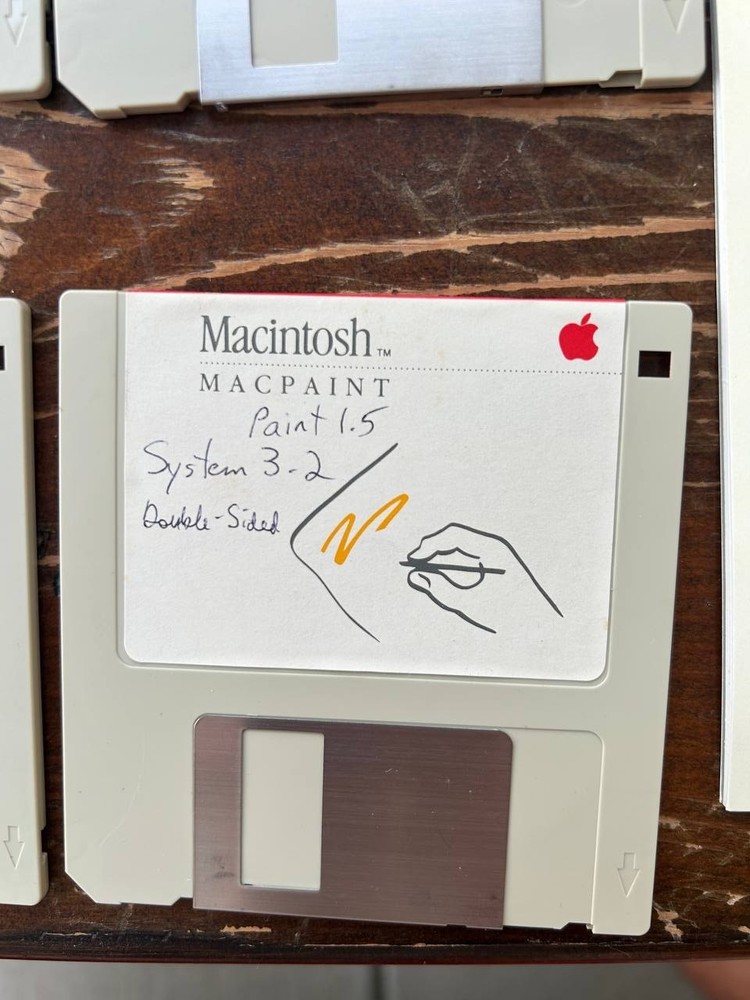 Apple Macintosh MacWrite. MacPaint. Mac software 1984 128K