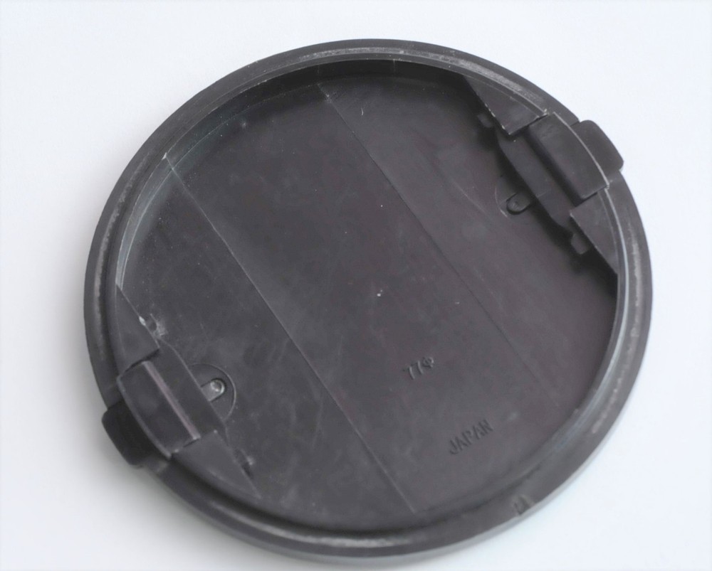 Mamiya 77mm Black / Silver Snap On Front Lens Cap