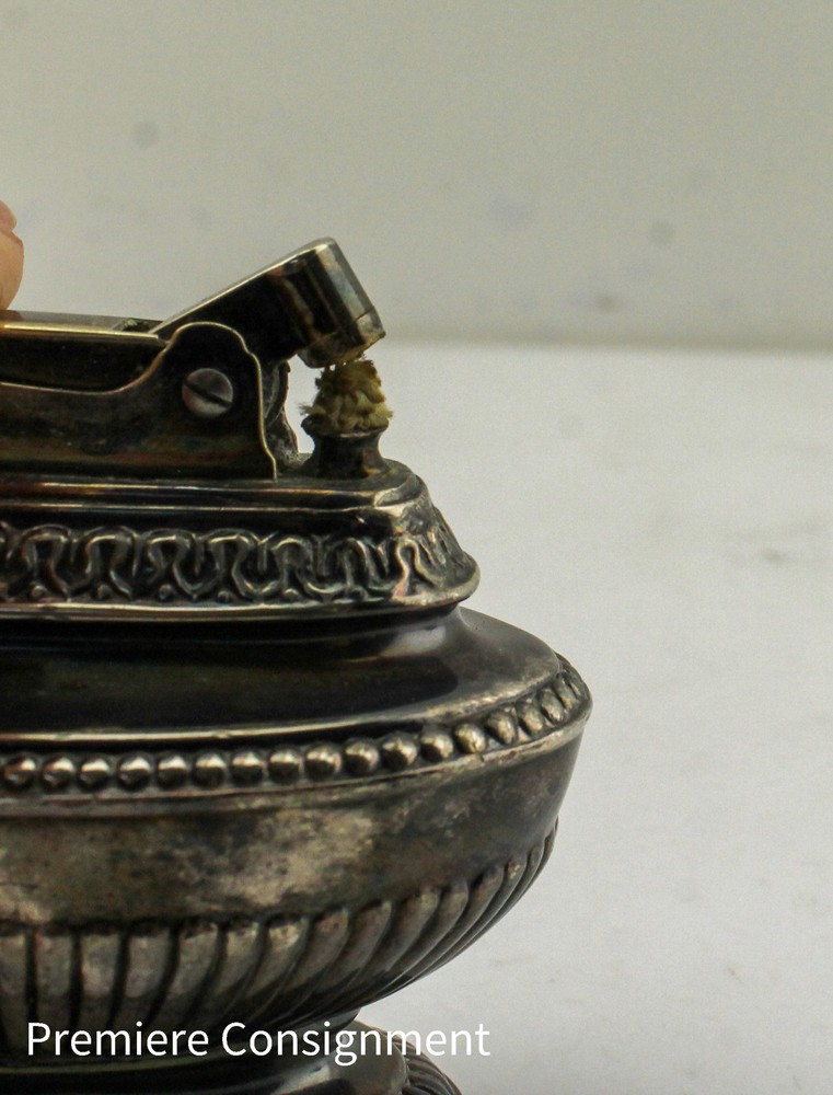 Vintage Ronson Queen Anne table top lighter