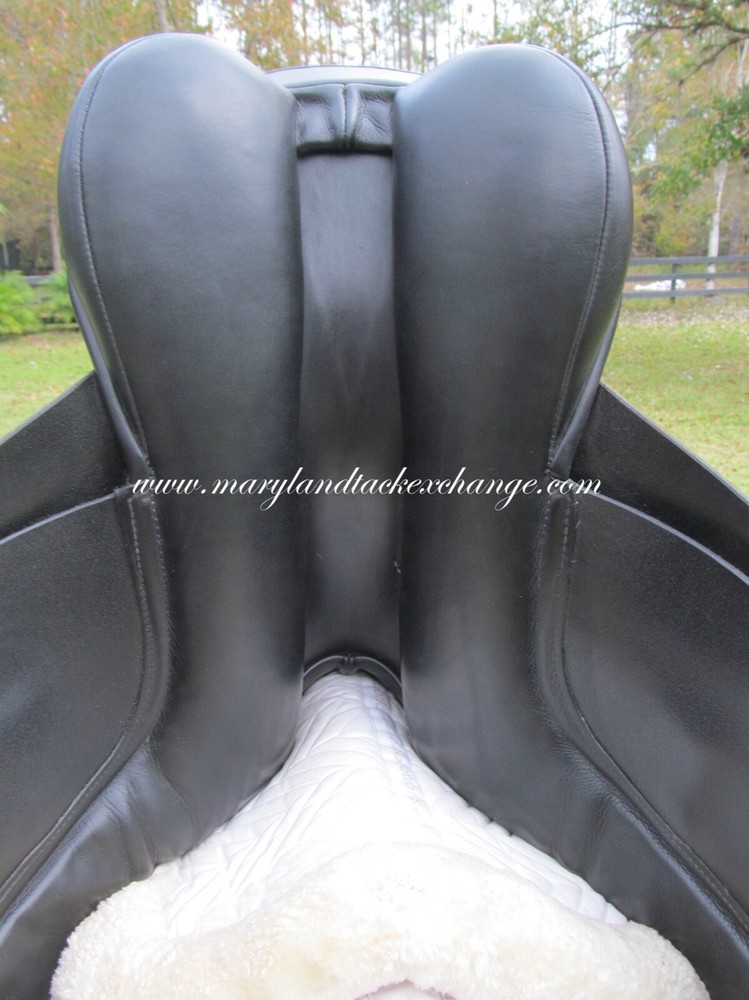 17.5" COUNTY COMPETITOR dressage saddle- wool flocked- medium tree-2018 MODEL!